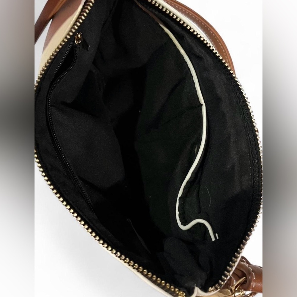 Trendy Cream Crossbody Bag with Fun Patches - Picture 4 of 7